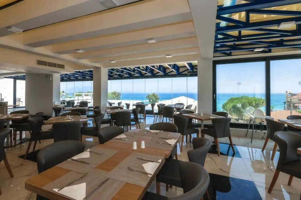 Cavo Orient Beach Hotel & Suites