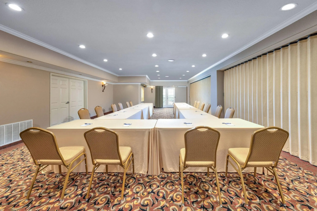 La Quinta Inn & Suites by Wyndham Marble Falls