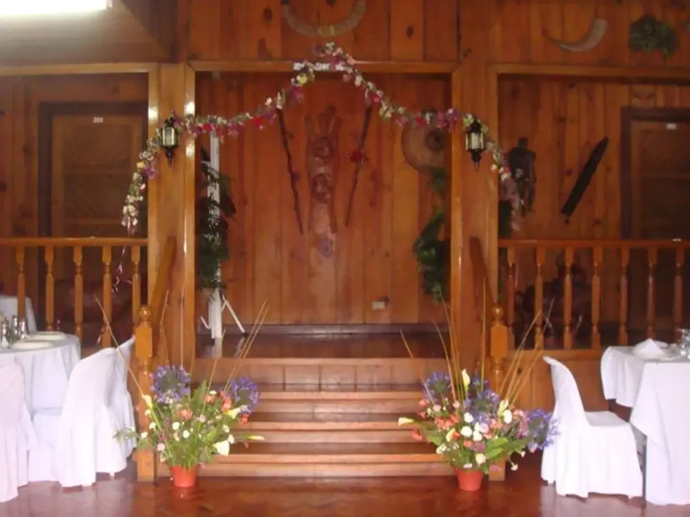 Highland Villa Hotel and Resto