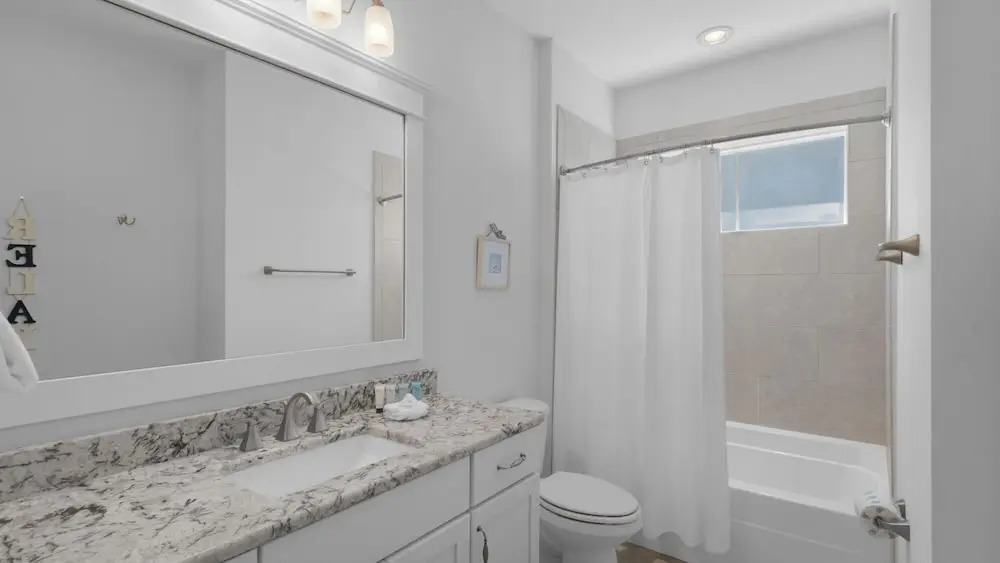 Modern Prominence Home ~ Game Room, 4 Bikes, Sleeps 13, Pet Friendly!