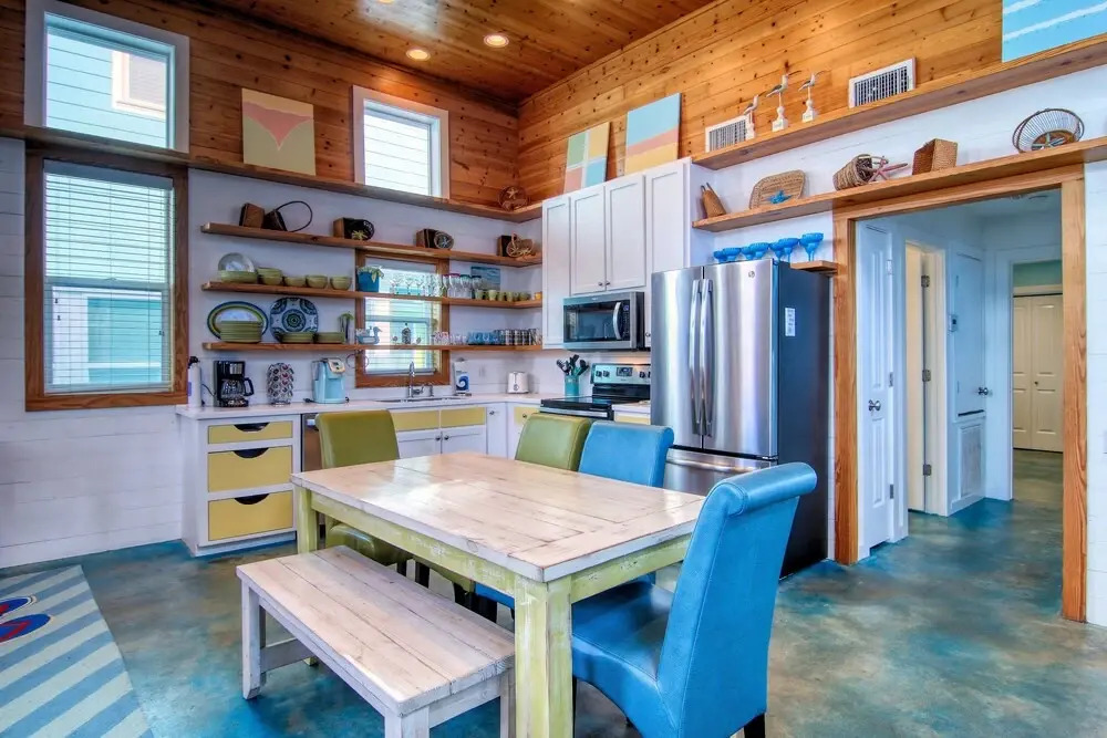 Flip Flops and Shades 3 Bedrooms 2 Bathrooms Home