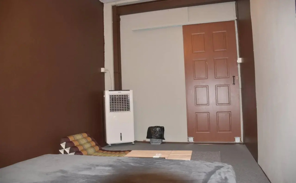 Empo Hostel at 30 Onnut