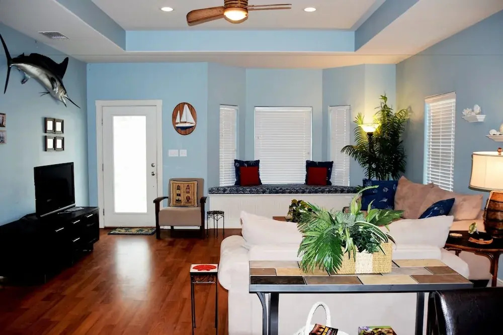 Spinnaker House - Four Bedroom Home