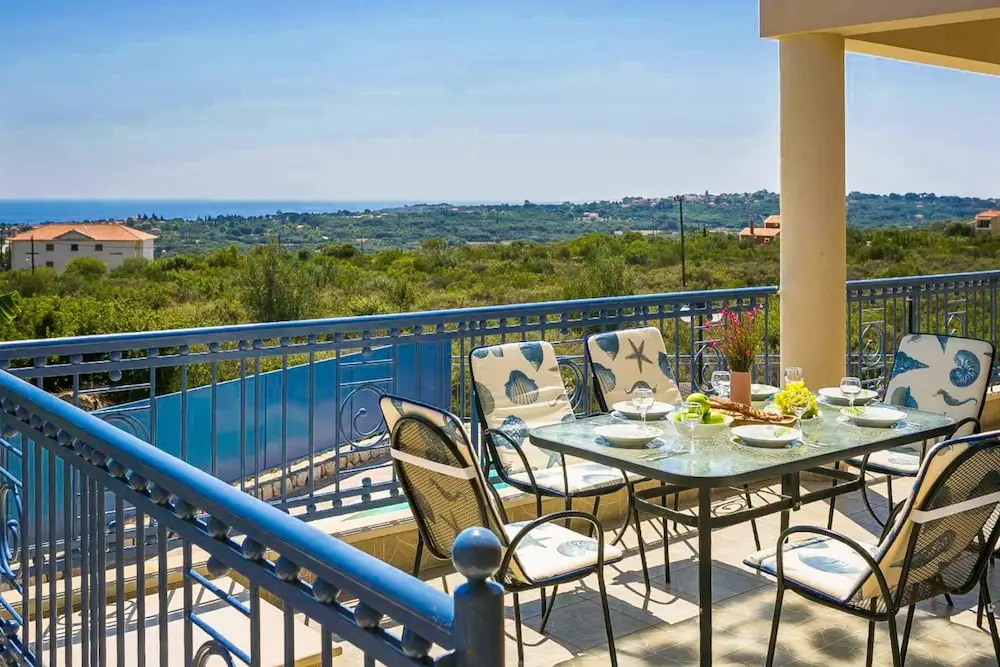 Villa Xenia With 3 Bedrooms and 2 Bathrooms