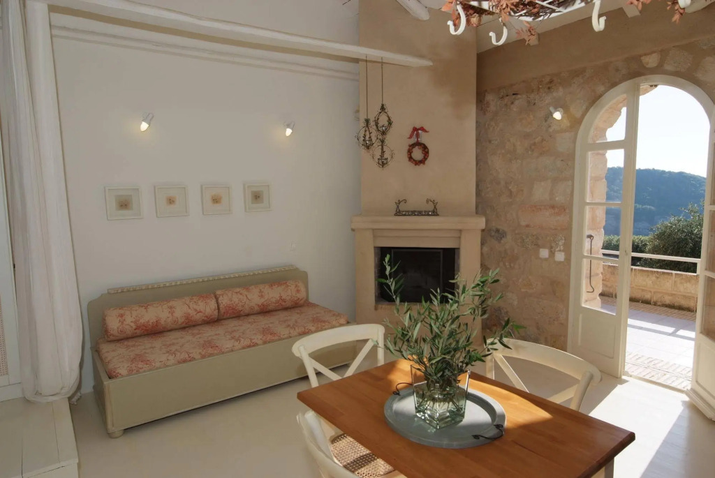 Katikies Manis Suites