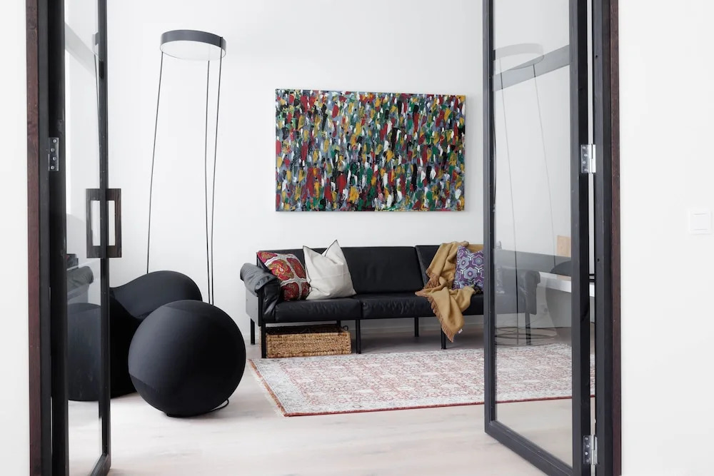 Spacious 2BR apartment on Bulevardi