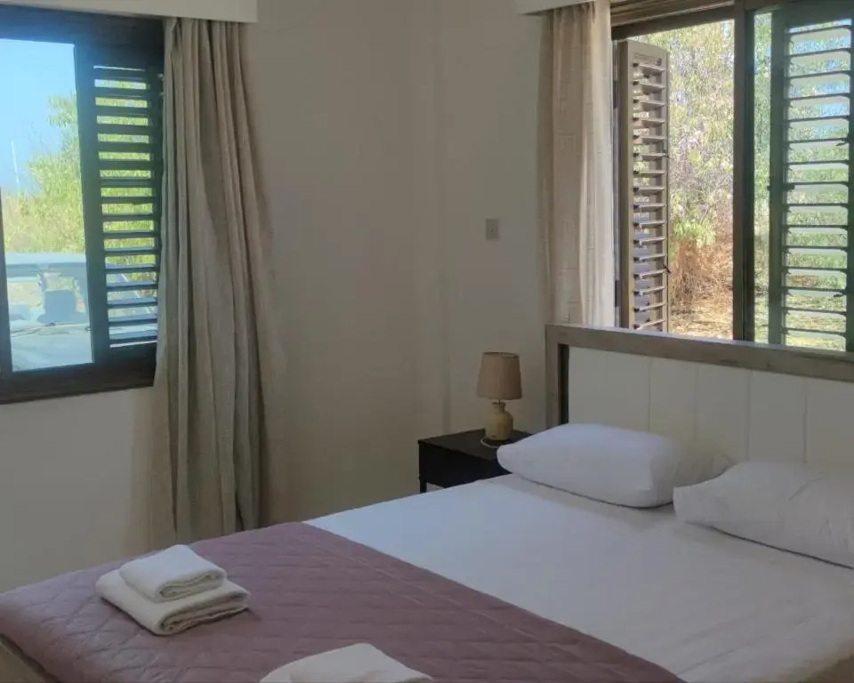 oasis nature almond house