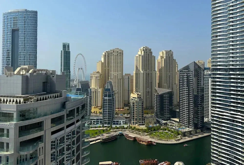 Studio w Balcony &RoofTop Pool in Marina