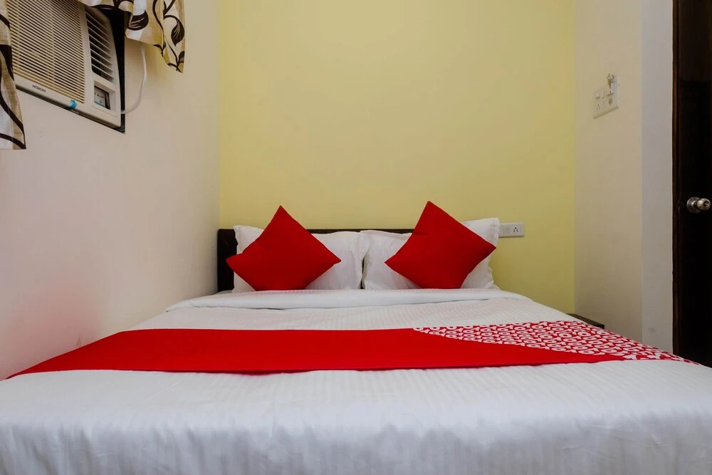 OYO 27896 Everest Inn