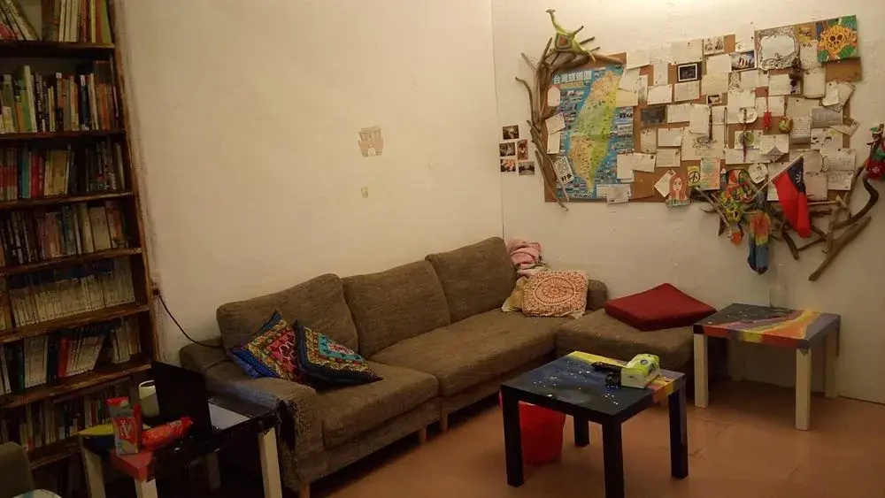 Wave Elephant Backpacker Hostel