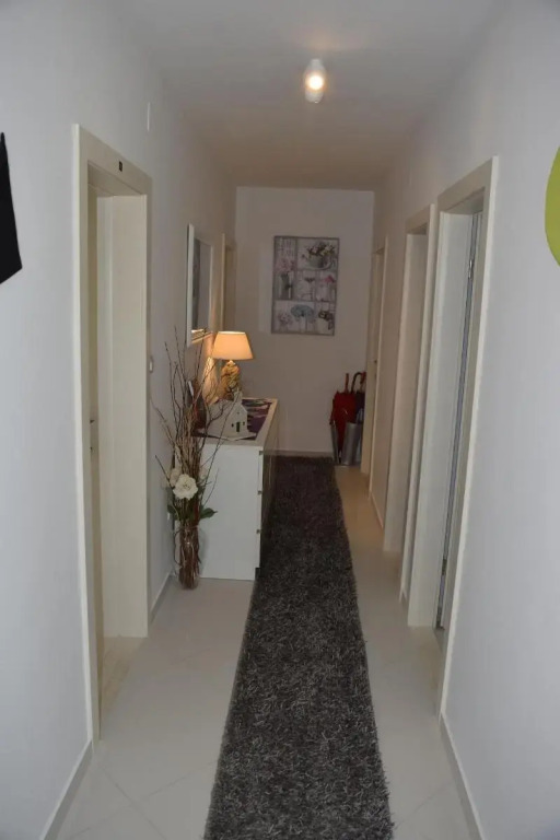 Jele Rooms