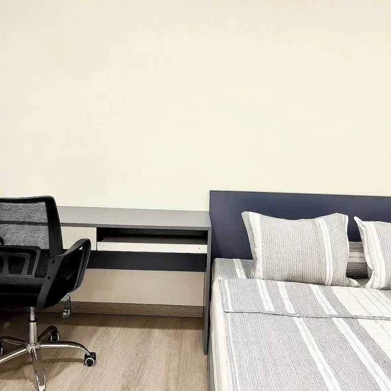 Monarchy Luxury Serviced Apartments - By Charm Homestay Vietnam