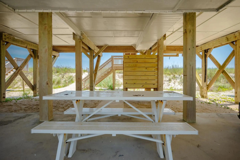 Into The Mystic by Oak Island Accommodations