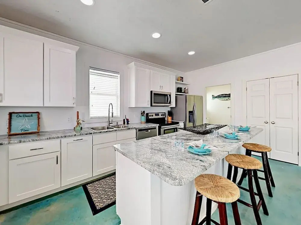 Popsicle's and Flip Flops VW8 4 Bedrooms 3.5 Bathrooms Home