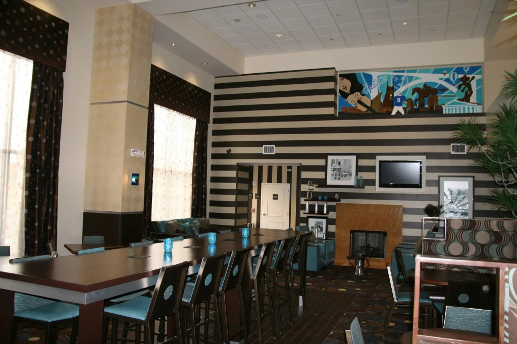 Hampton Inn & Suites Nashville at Opryland