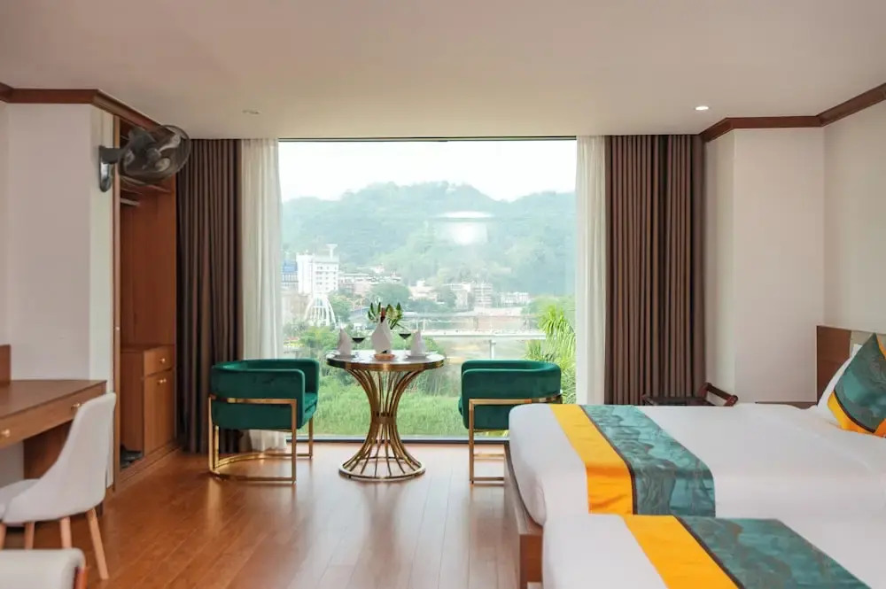 Khách sạn Việt Trung