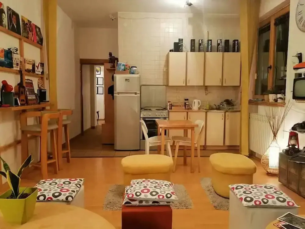 FG 1861 Hostel