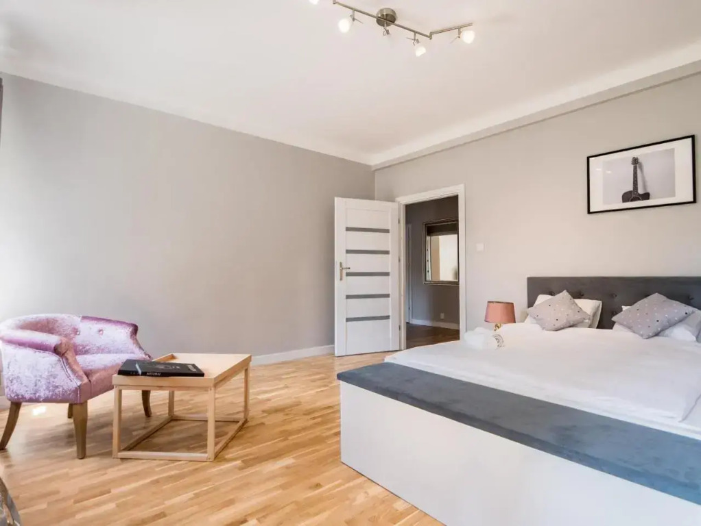 White Residence 4rooms - City Center