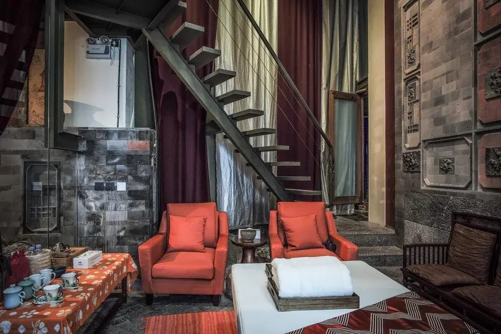 YangLiPing Art Hotel