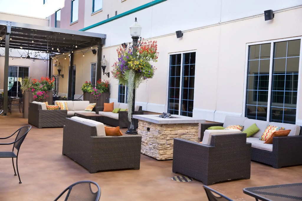 Isle of Capri Casino Hotel Boonville & Casino - A Caesars Rewards Destination