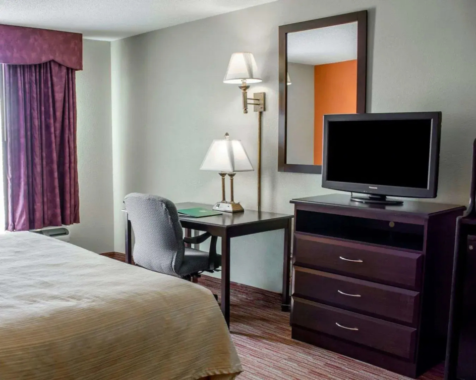 Clarion Pointe