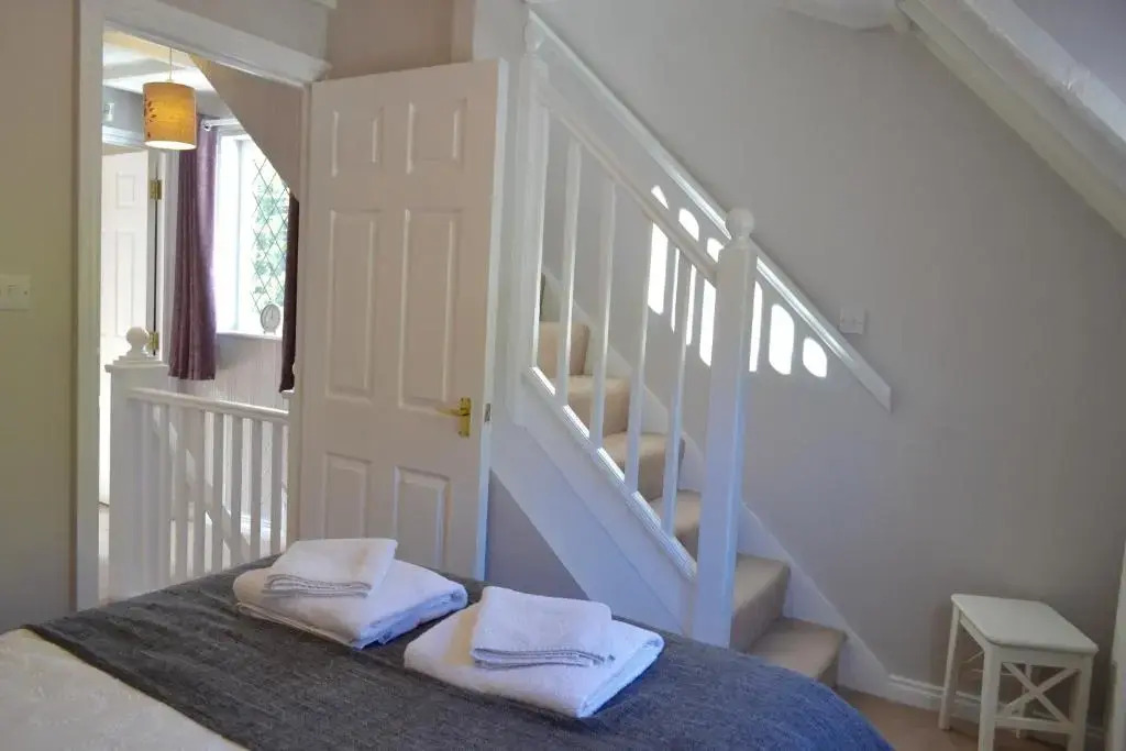 Riverbank Cottage