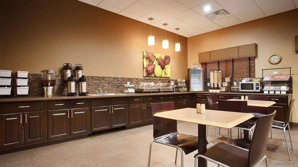 Best Western Plus Night Watchman Inn & Suites