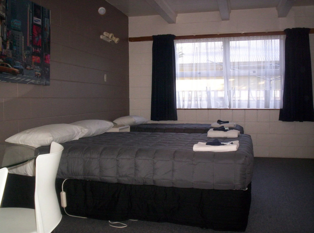 Broadway Motor Inn