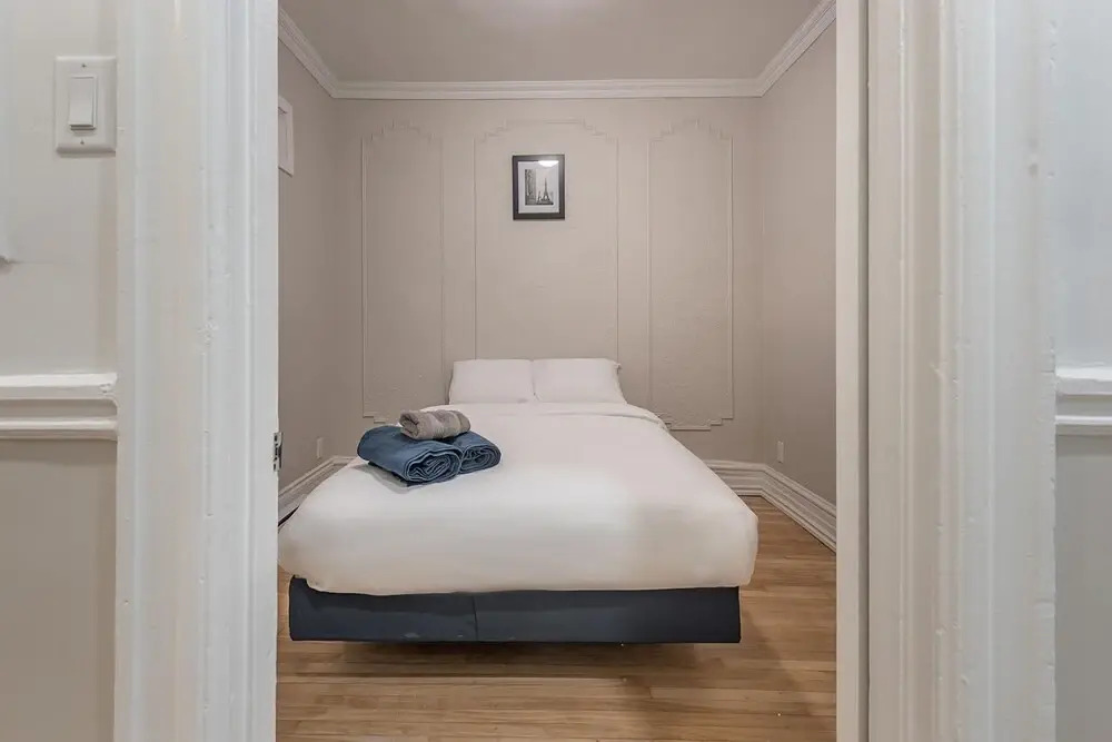 Cozy and Best 4bedr in the of MTL Free Parking