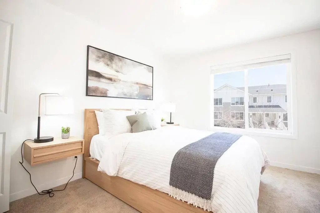 Luxurious 3 Bedroom Townhouse Free Parking and Wifi
