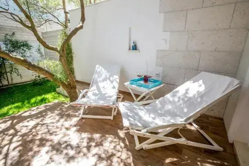 Zlatni Bol Apartments