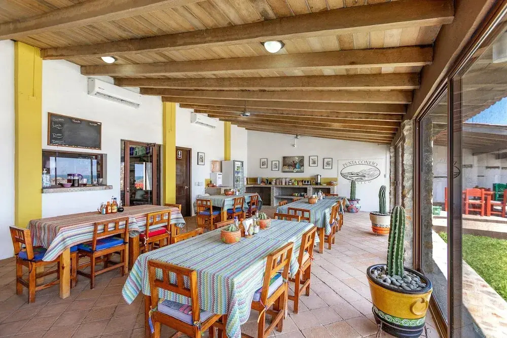 Punta Conejo Camila bungalows Surf Camp
