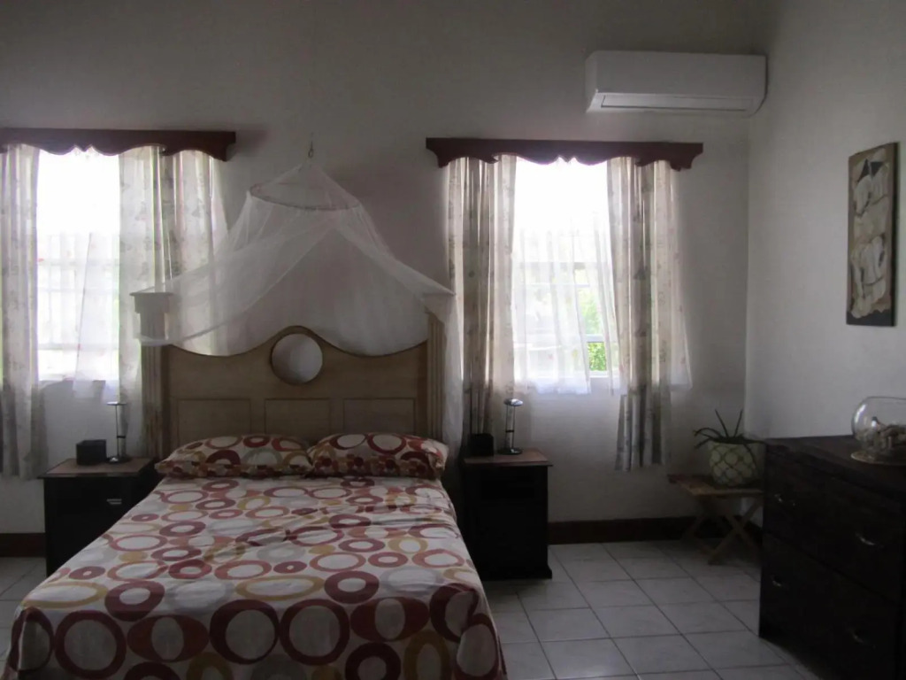 Delightful 4bed modern villa with WiFI