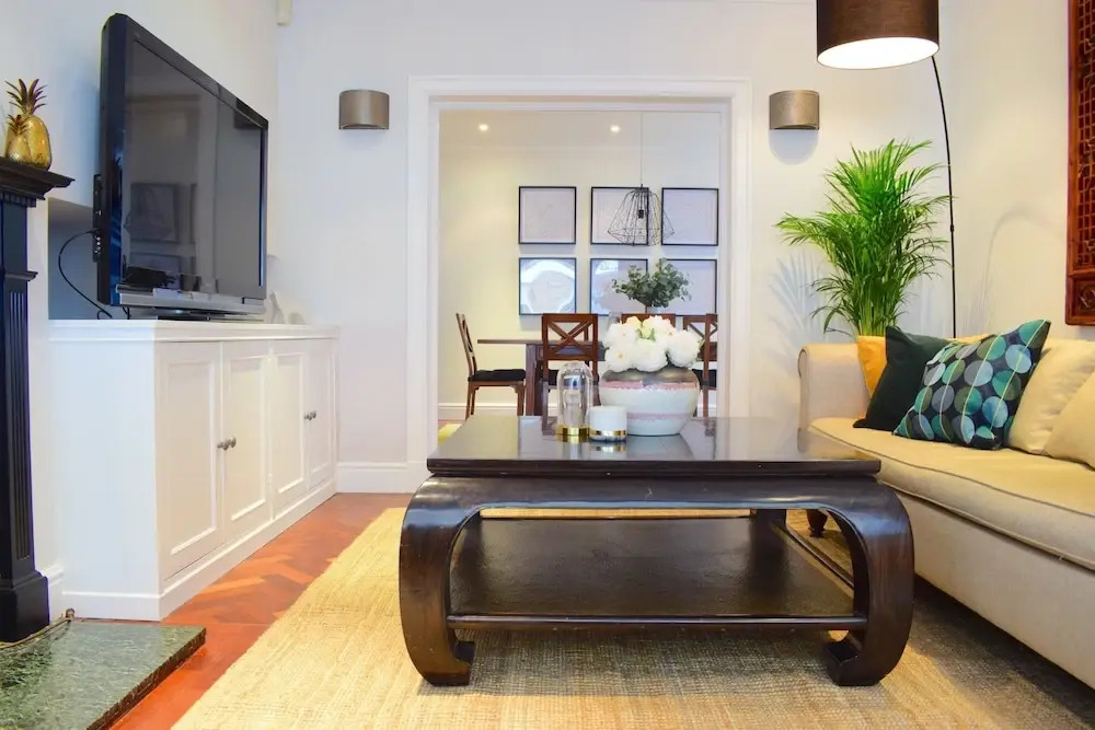 3 Bedroom Flat Near Hyde Park
