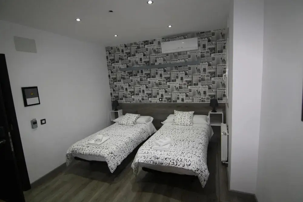 Hostal MH Fuencarral