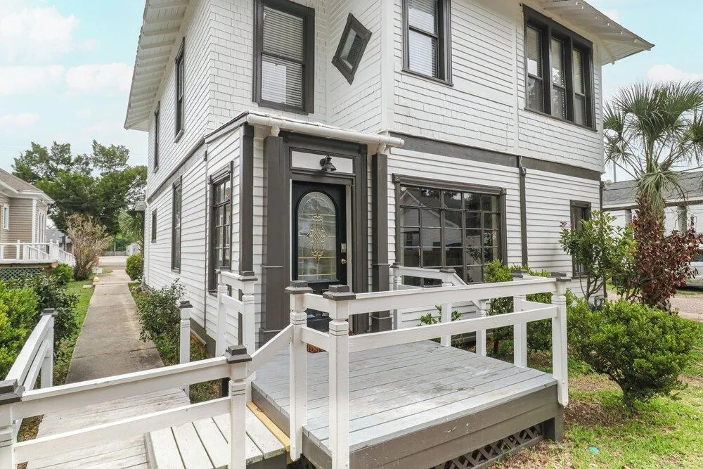 Aerie Loft: Cozy 1-bedroom Retreat in Biloxi, Perfect for Couples!