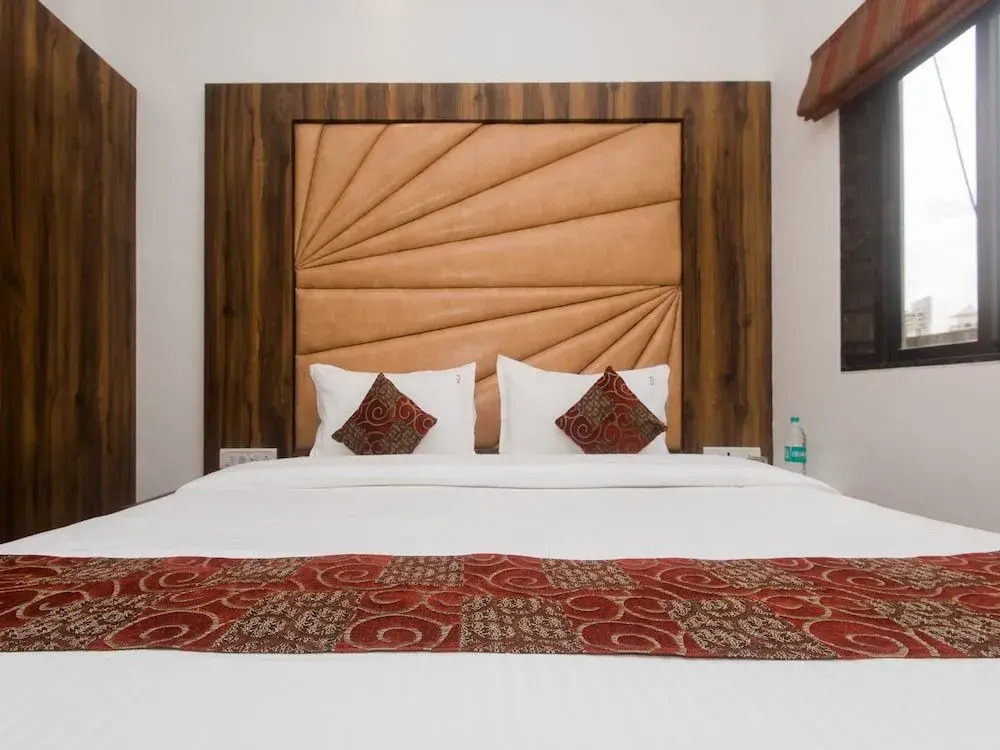 OYO 15519 Hotel Grand Residency