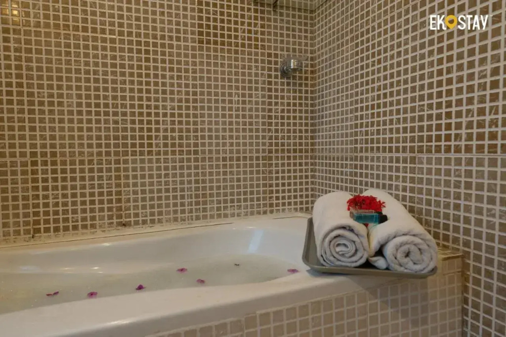 EKOSTAY- Coconut Grove Villa
