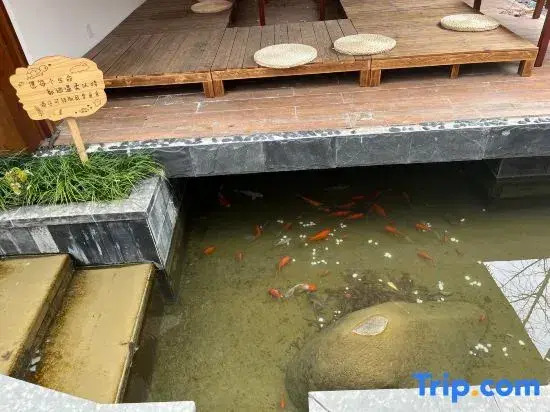 Ruijing Hotel (Wuhan Guiyuan Temple Zhongjiacun Subway Station Store)