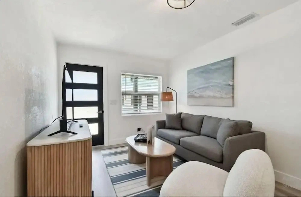 Stylish Treasure Island Escape