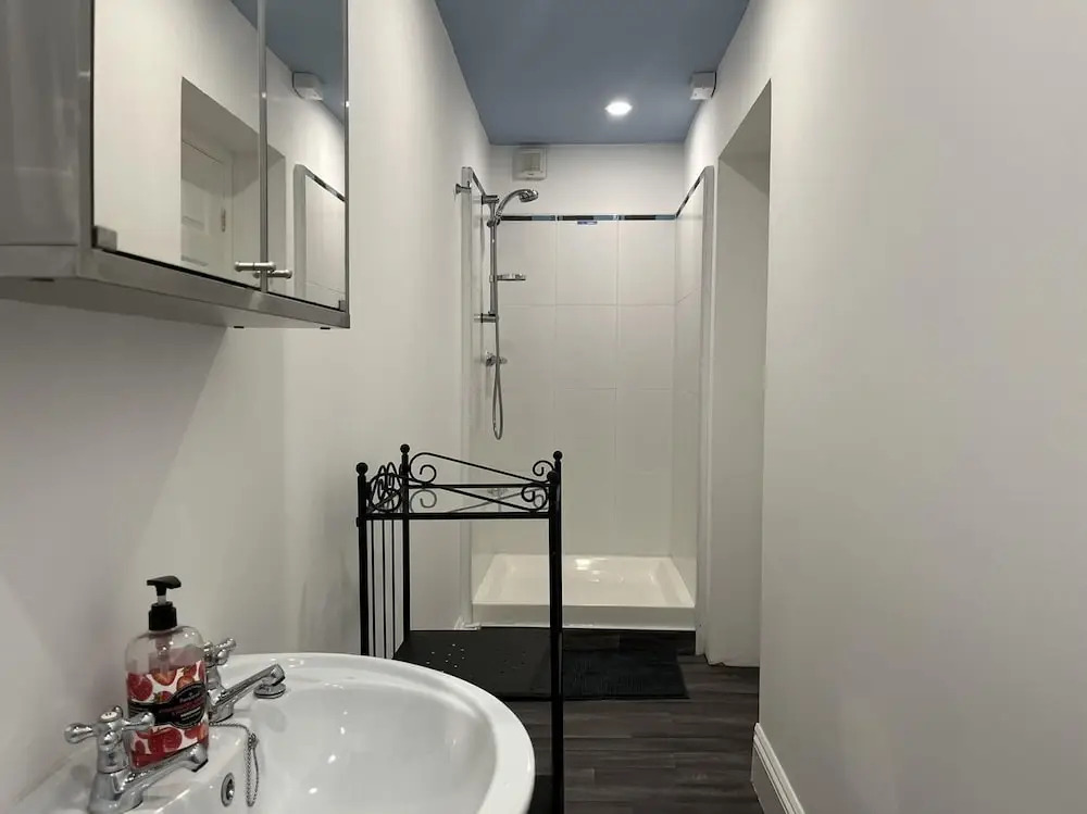 Blaydonburn - Sleeps 4,5 - Parking - Hottub - Yard