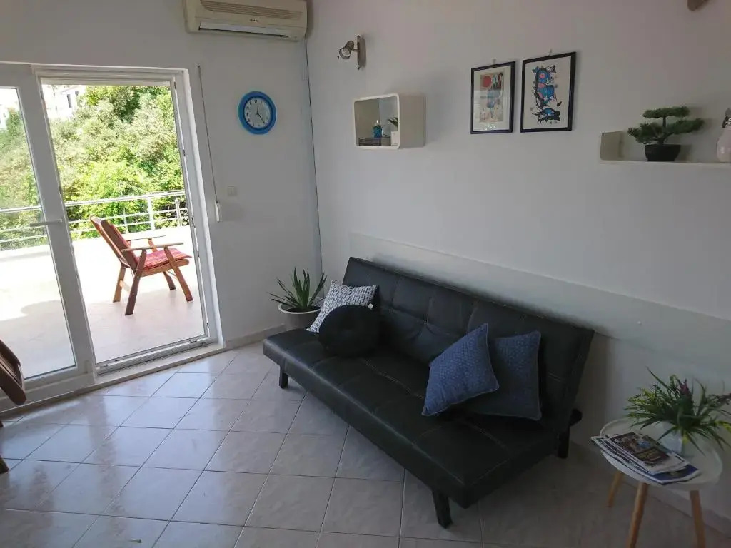Charming modern house with the new swimming pool - apartment Maya 2
