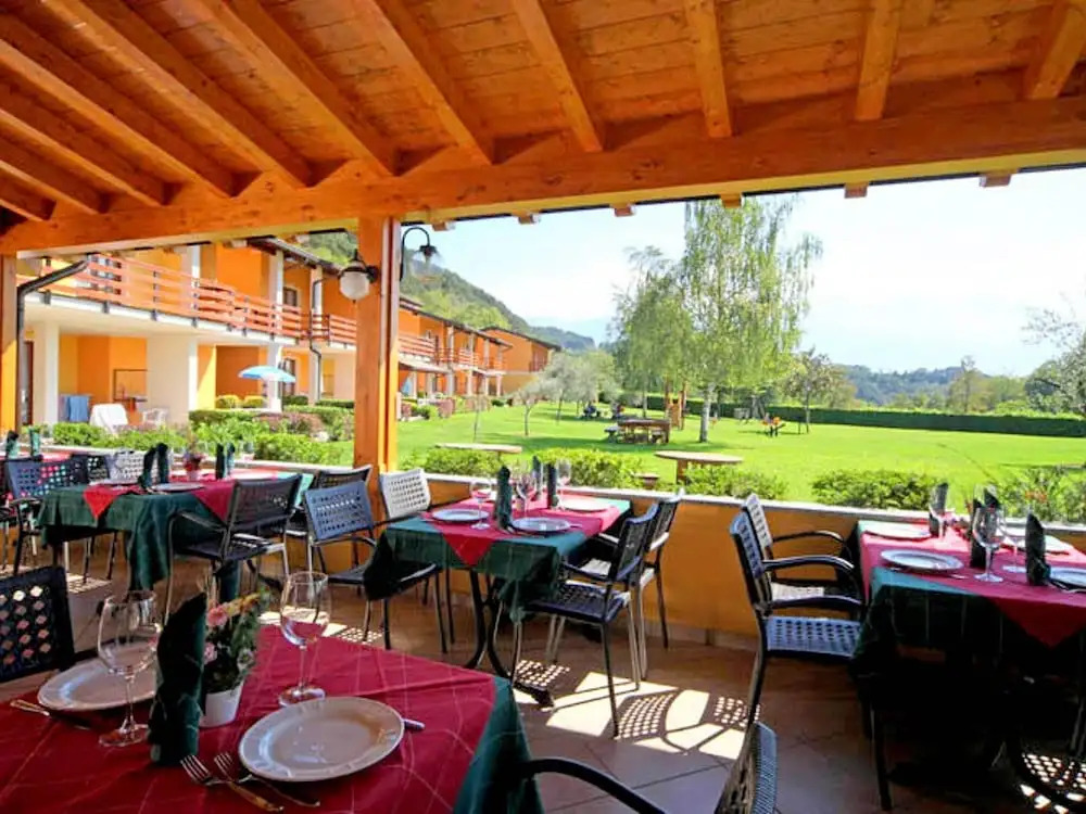 Lake Garda, Beautiful Residence Features Many Facilities