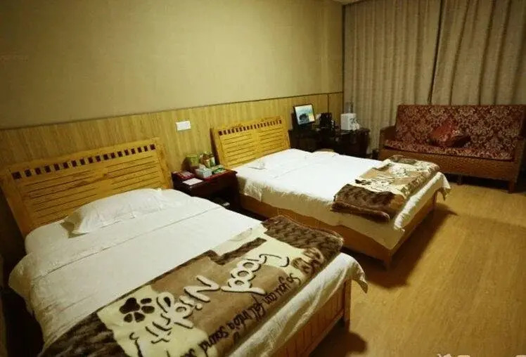 Deyang Luojiang Jingdong Business Inn