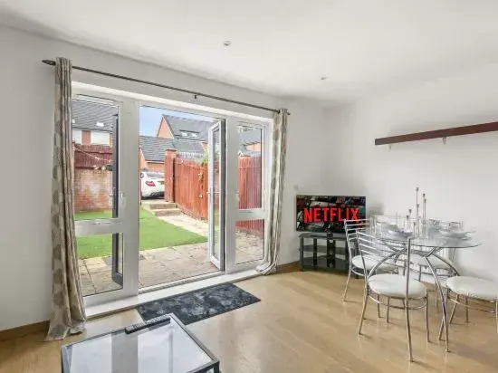 Reading Centre serviced accommodation-Corporate Business Families-Parking