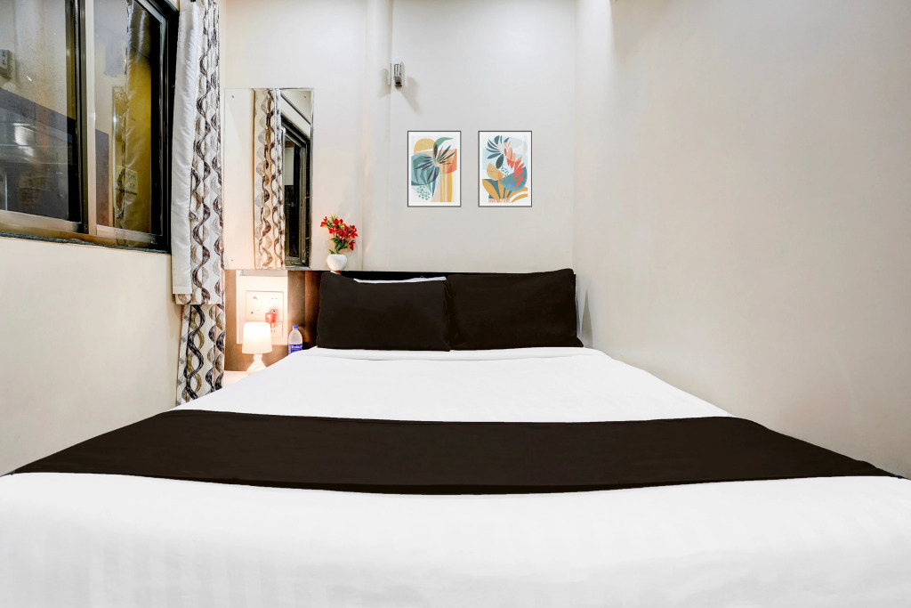 OYO 5352 Hotel Airport Metro