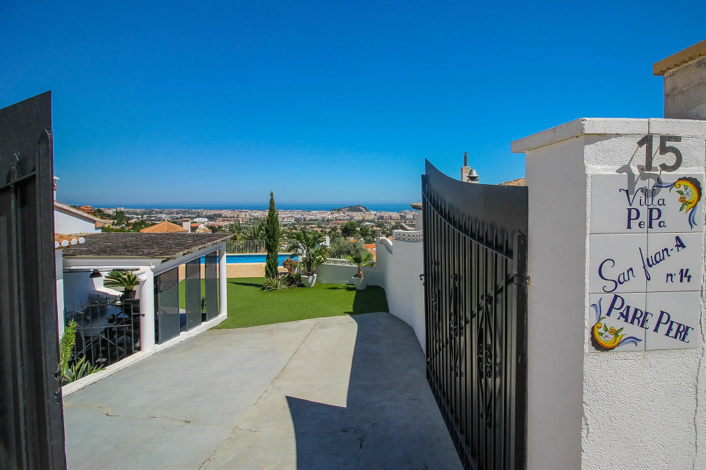 Villa Pepa in Denia with 4 bedrooms and 2 bathrooms