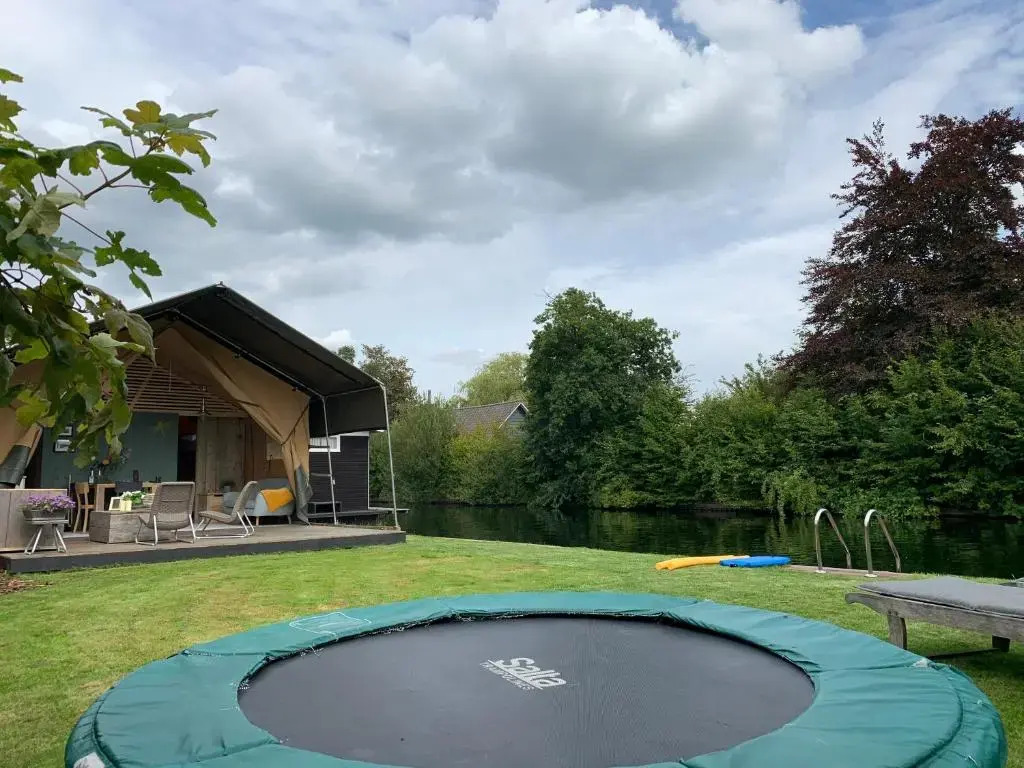 Glamping aan de Plas