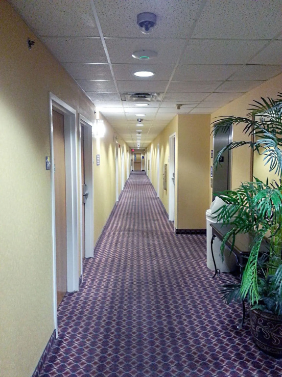 Hometown Inn & Suites Jacksonville Butler Blvd./Southpoint