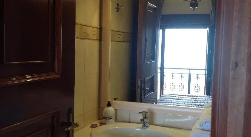 Iro Apartments